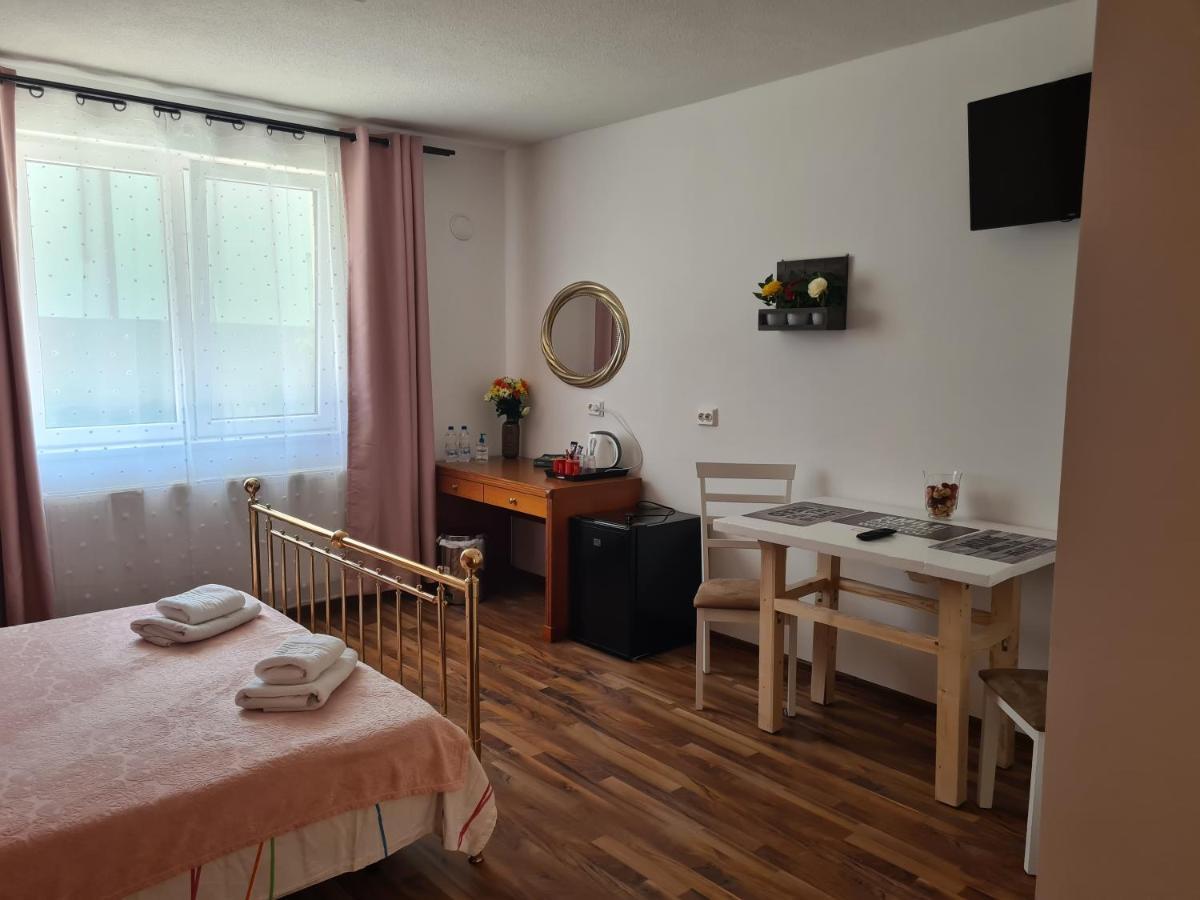 Luca'S Studio 3 ,Close To Therme Bucharest, Airport Otopeni บาโลเตชติ ภายนอก รูปภาพ